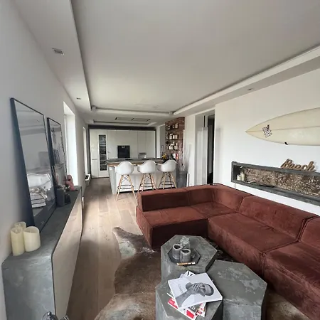 Private Loft With Rooftop & Jacuzzi In Center アパート