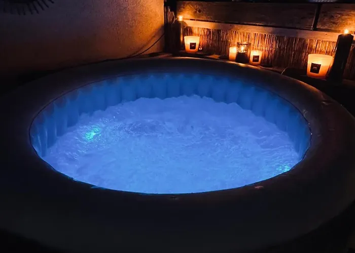 Private Loft With Rooftop & Jacuzzi In Center Apartamento