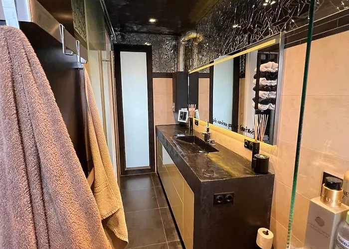 Private Loft With Rooftop & Jacuzzi In Center *