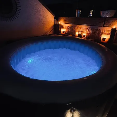 Private Loft With Rooftop & Jacuzzi In Center Apartment